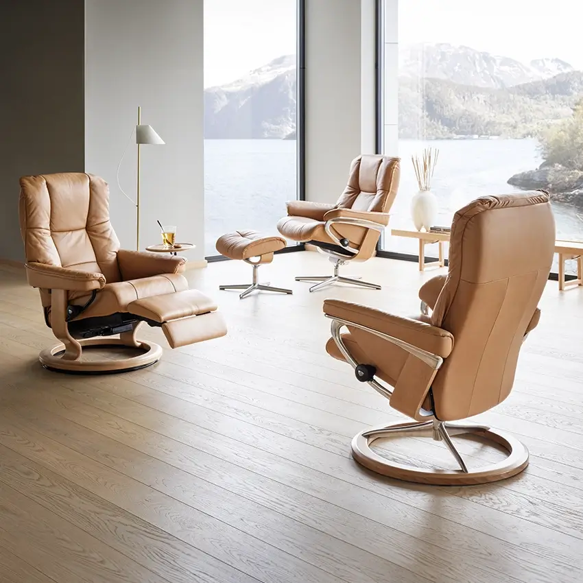 Drei Stressless Mayfair mit drei Gestellarten
